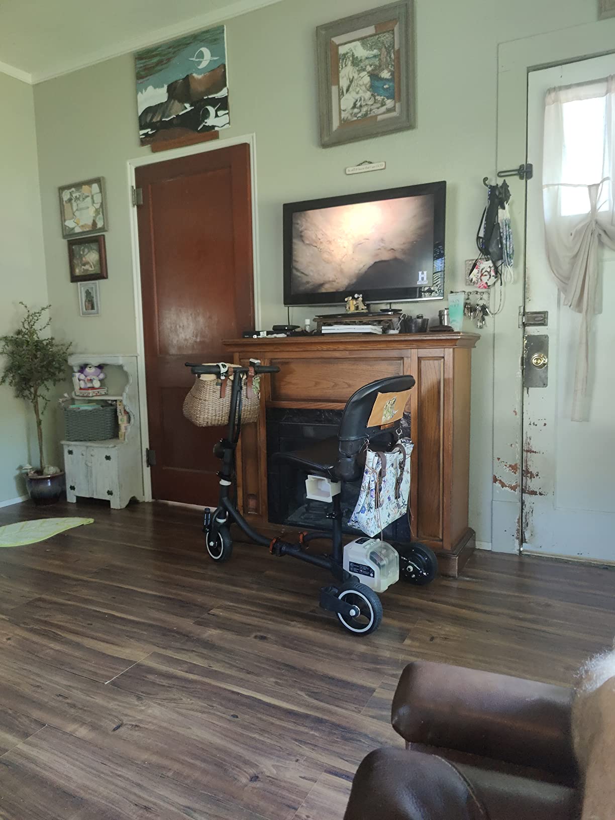 SuperHandy 3 Wheel Folding Mobility Scooter - Electric Powered