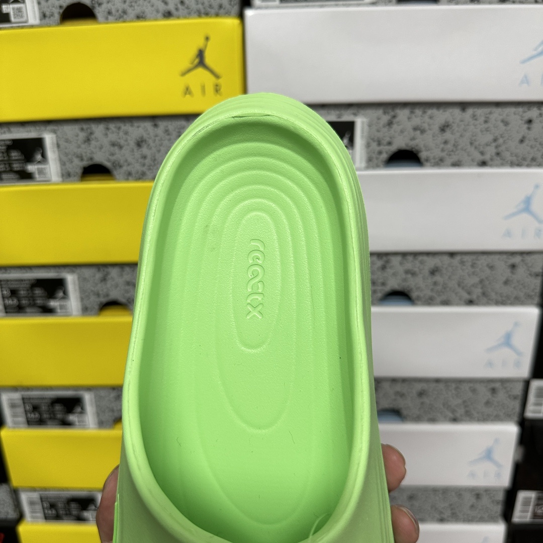 Nike ReactX Rejuven8 Sneakers detail 2