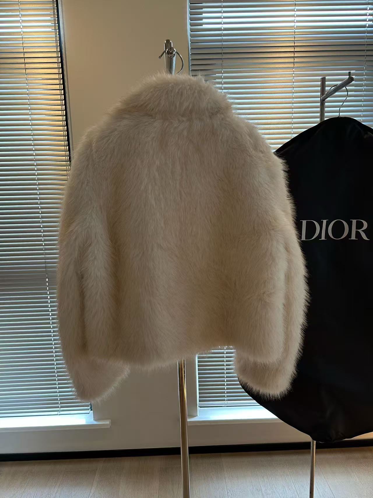 DIOR Eco fur