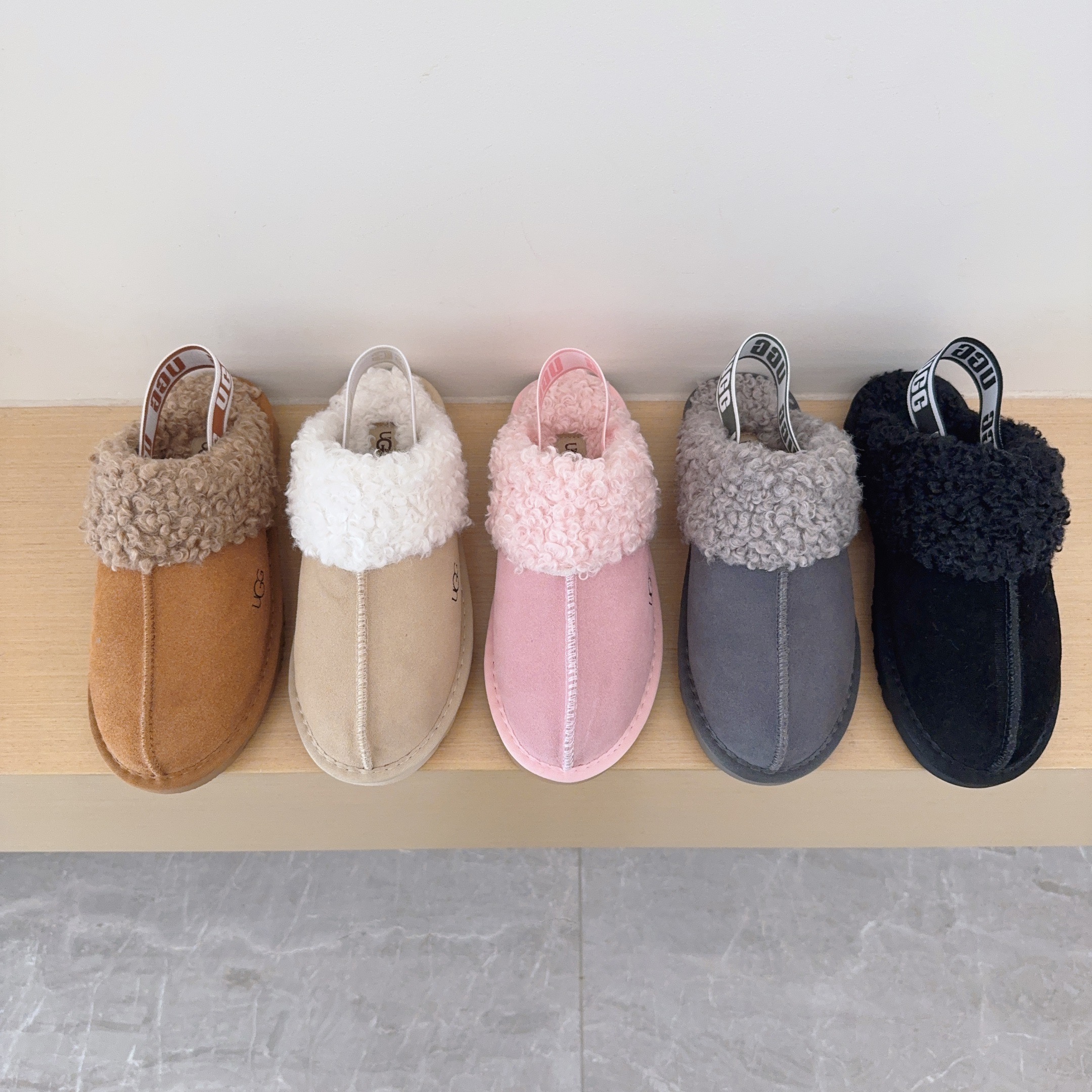 UGG Kids Curly Fleece Star Letter Slippers