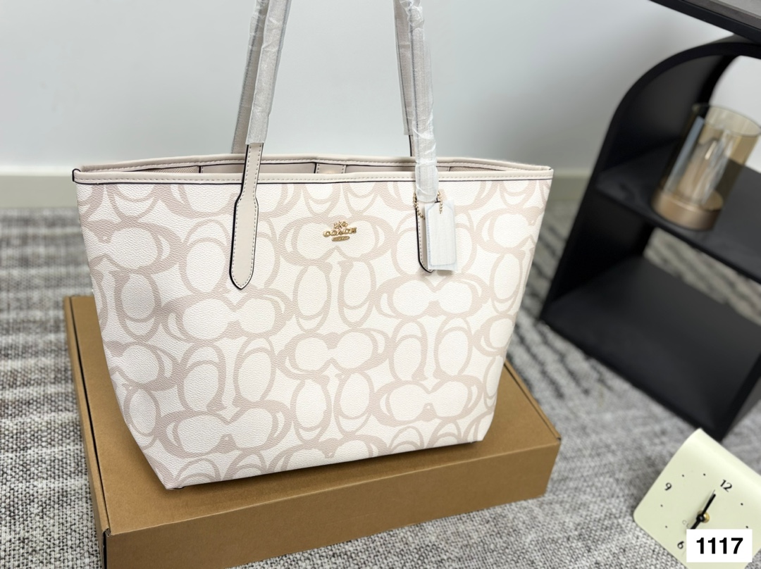 Coach tote shopping bags