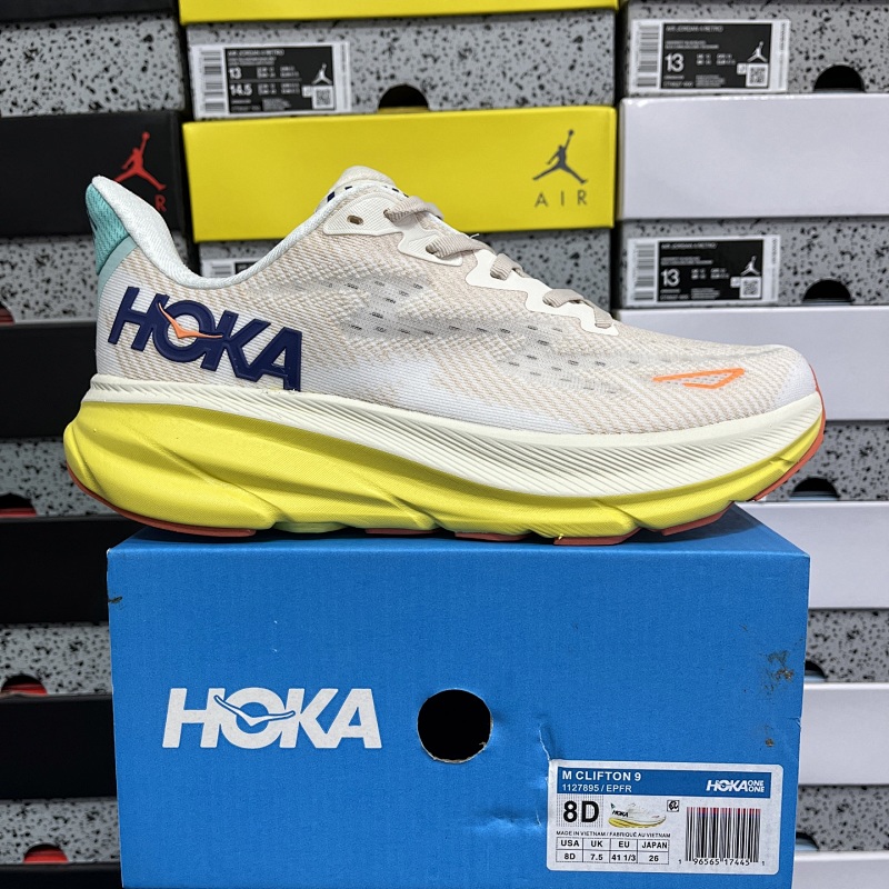 Hoka Clifton 9 Sneakers