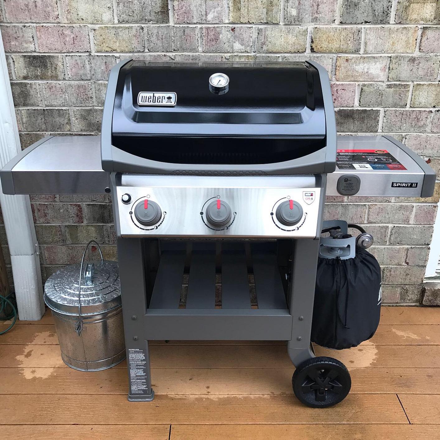 Weber Spirit II E-310 3-Burner Liquid Propane Grill