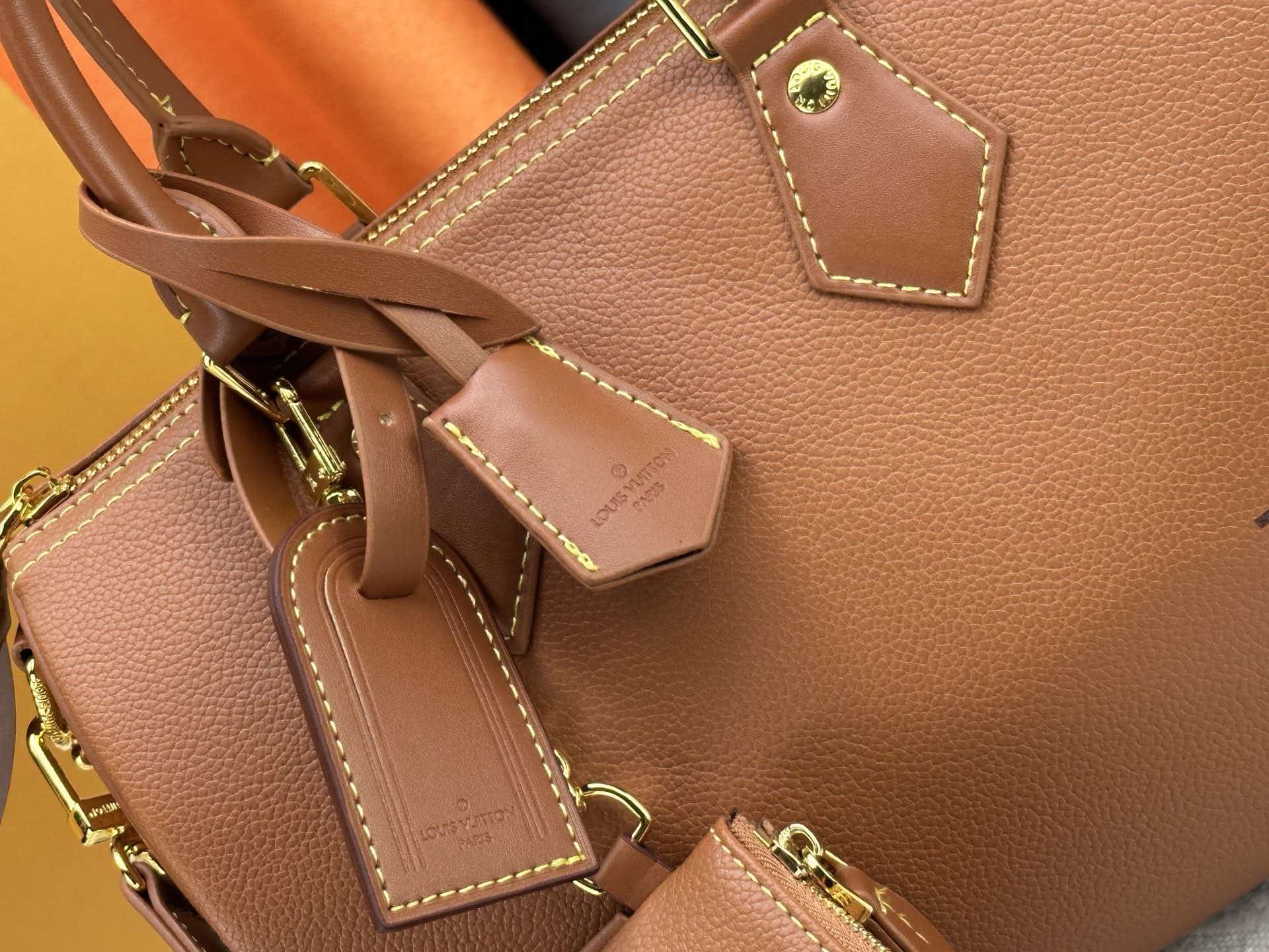 Louis Vuitton Speedy P9 Bandoulière 40 bag