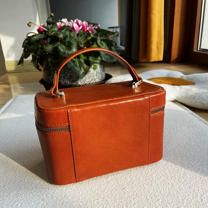 Women's hair-styling shoulder bag