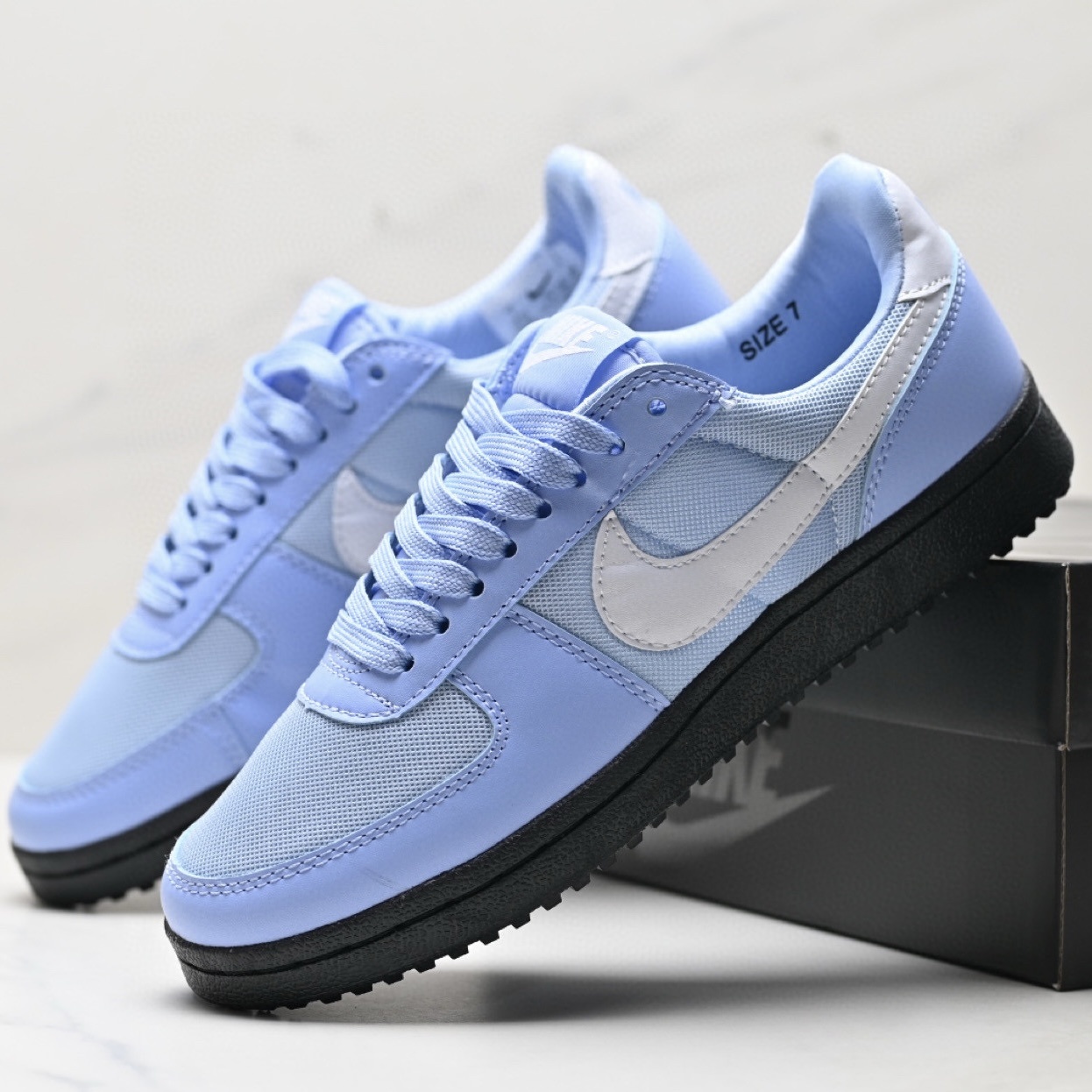 Nike Field General 82