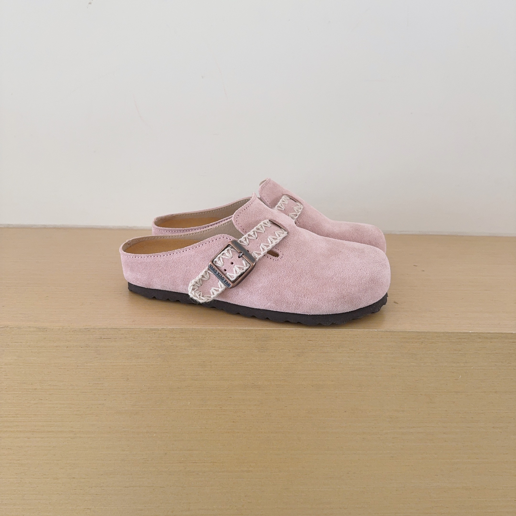 UGG Footwear Style 062