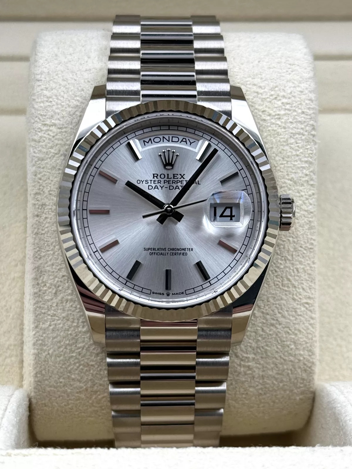 【Super Clone】RLX  Day-Date President 40mm Silver Diamonds Dial  228236-0002