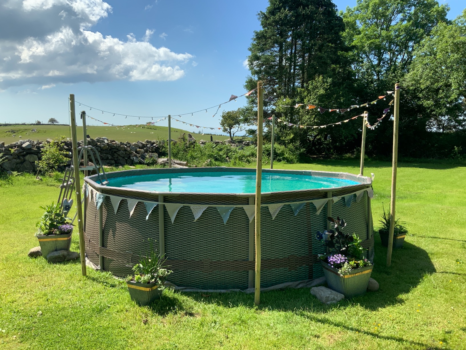 14ft x 42in Rattan Finish Metal Frame Swimming Pool Set