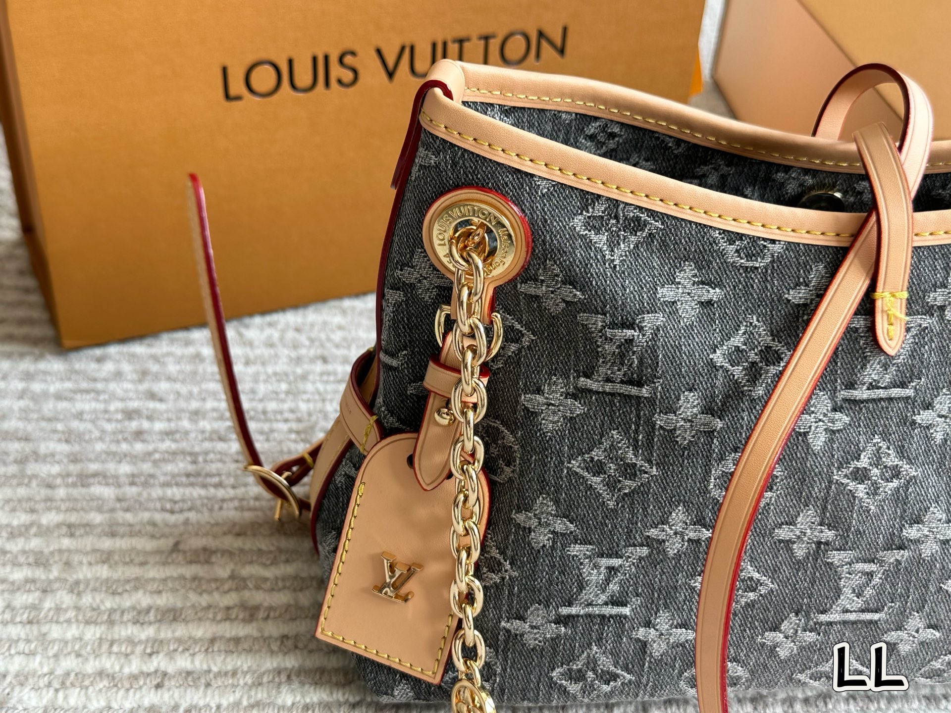 LV carryall new color bag