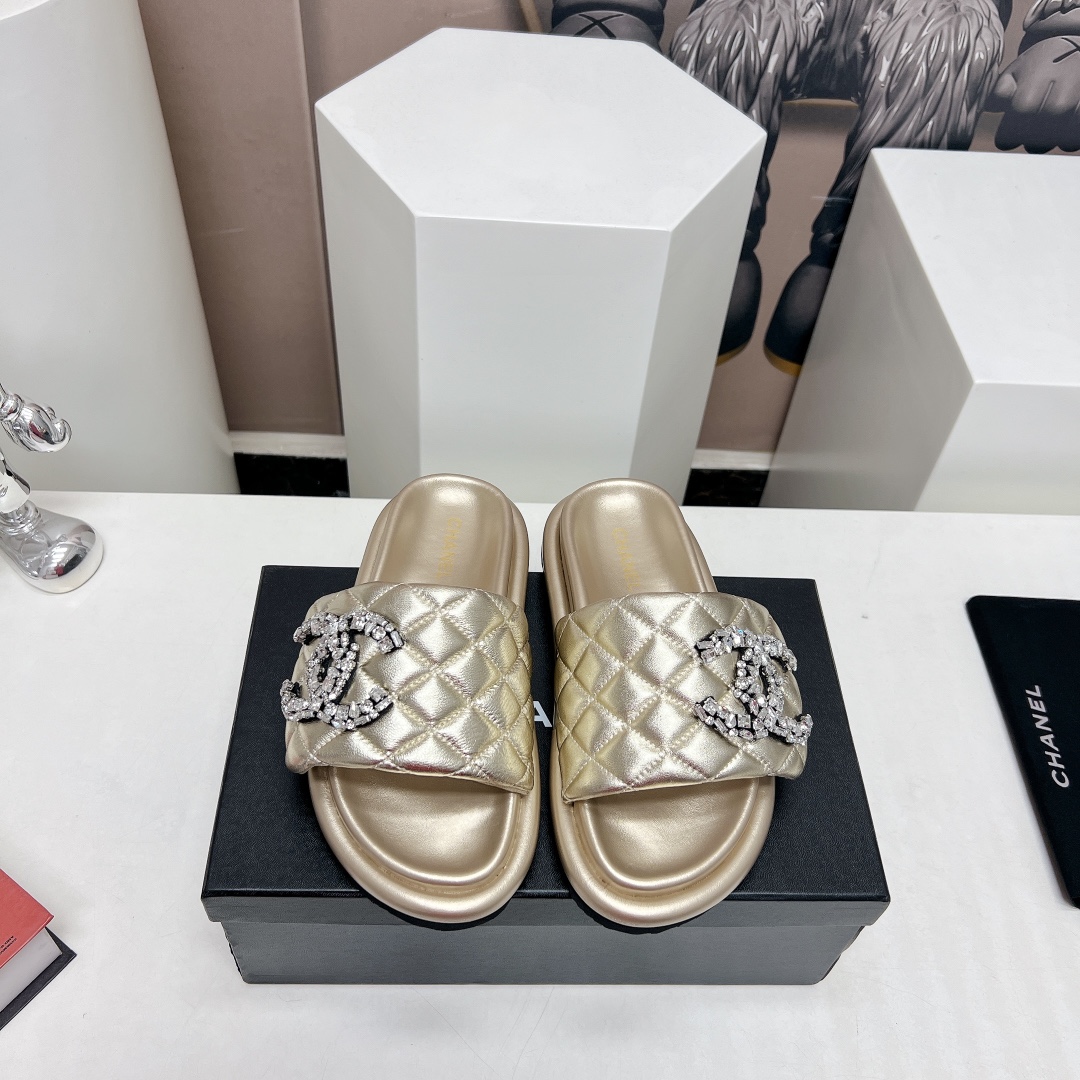 Chanel classic popular beach sandals series