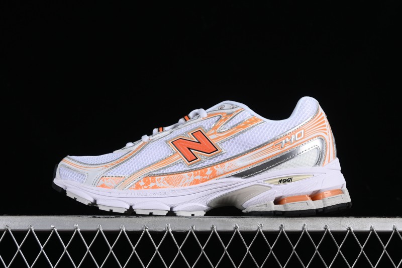 New Balance 740