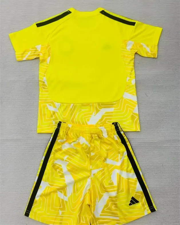 Celtic Home Goalkeeper Suit 26/27