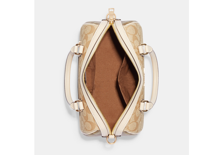 COAthtCH Classic handbags