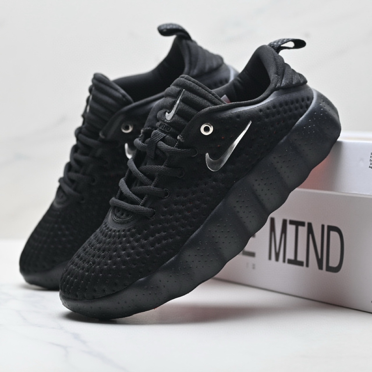 Nike-Mind 002