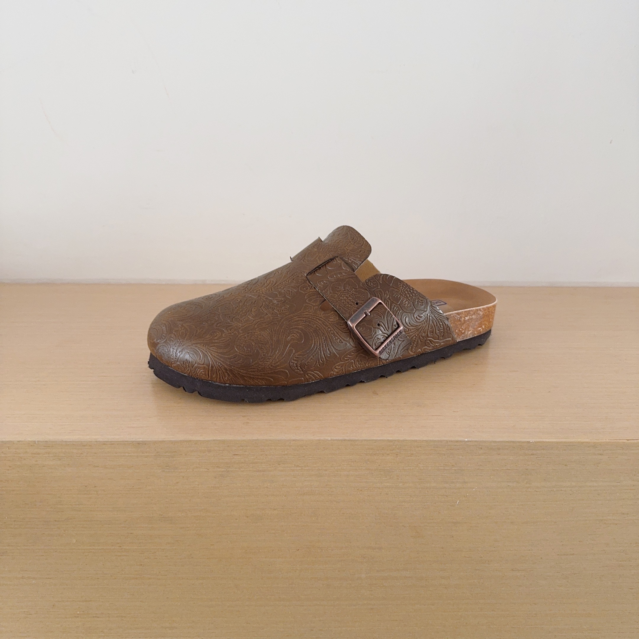 UGG Kids Leather Chevron Series Birken-Style Clogs Adult And Kids