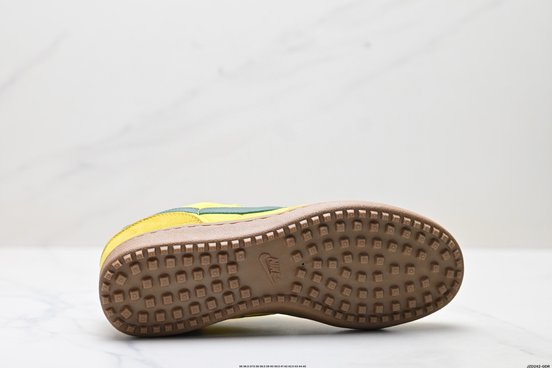 Nike Field General 82