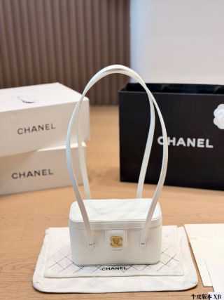 Long Vanity with Leather Strap Grained Shiny Calfskin & Gold-Tone Metal