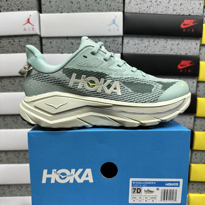 Hoka Challenger 8 Wide Sneakers