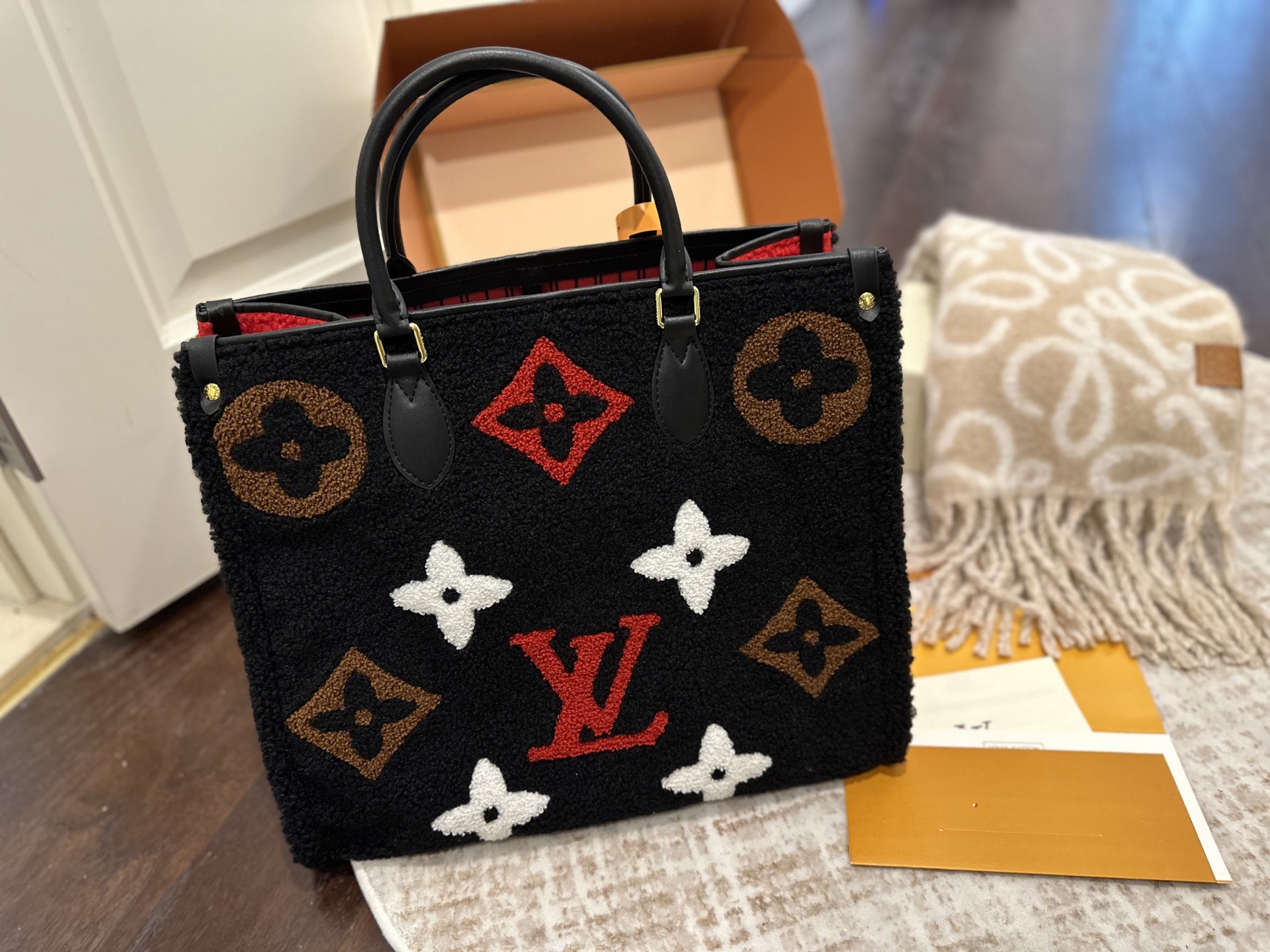 LV  Monogram  onthego bag