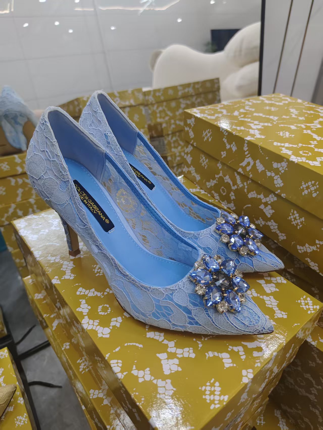 Dolce & Gabbana Lace Crystal Embellished Pumps 9cm - Special Price