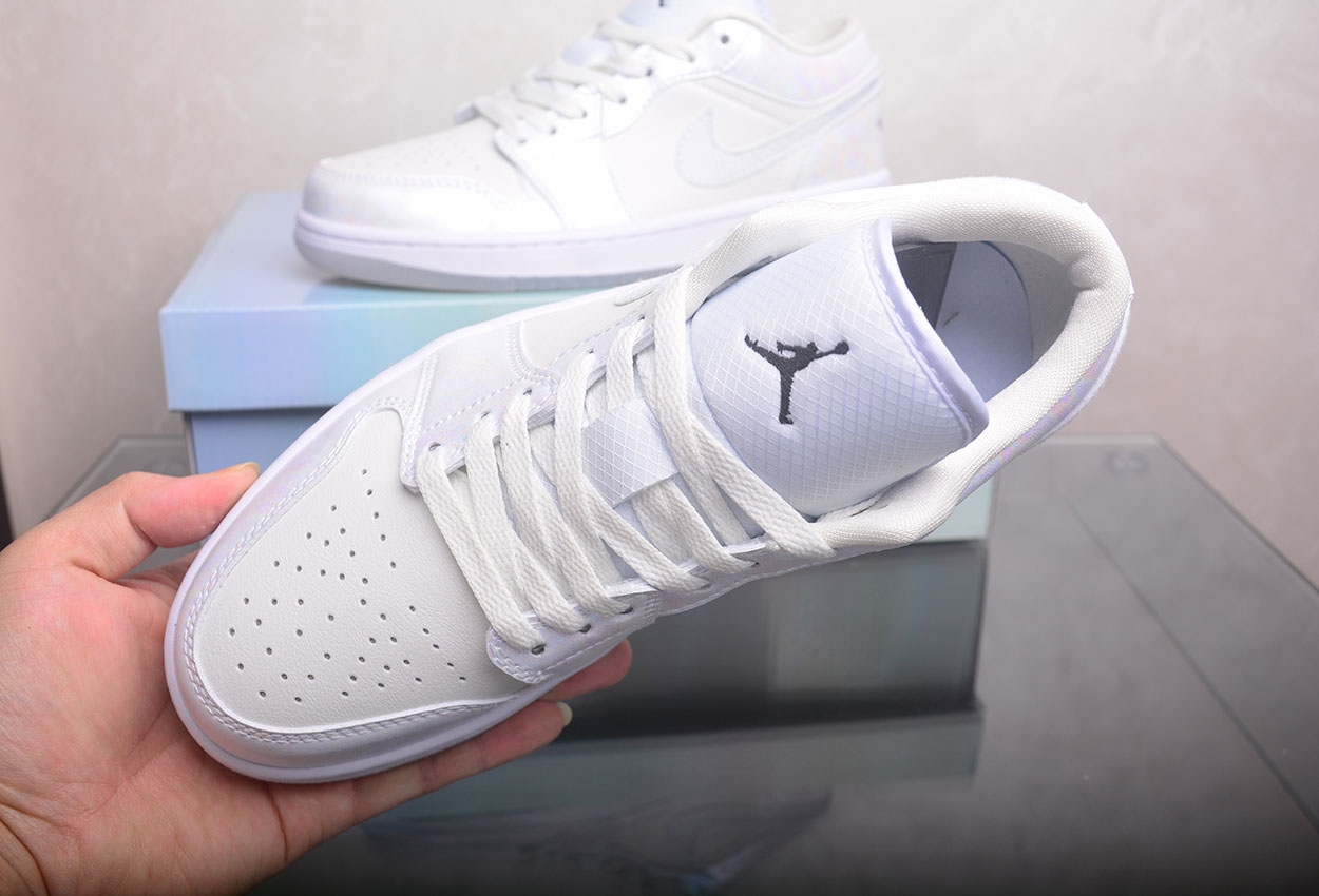 AJ1 retro low wmns cny