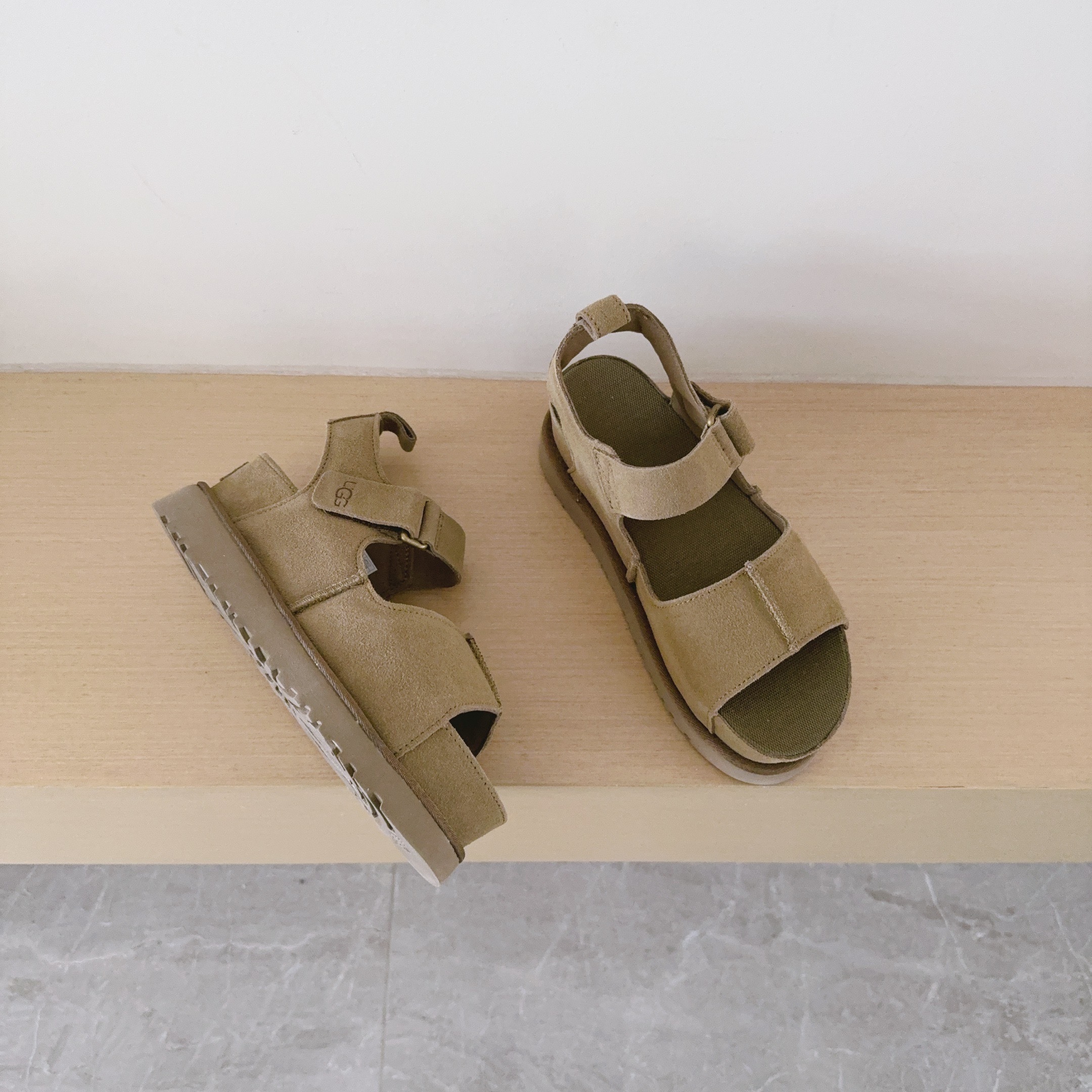 Center Seam Sandals