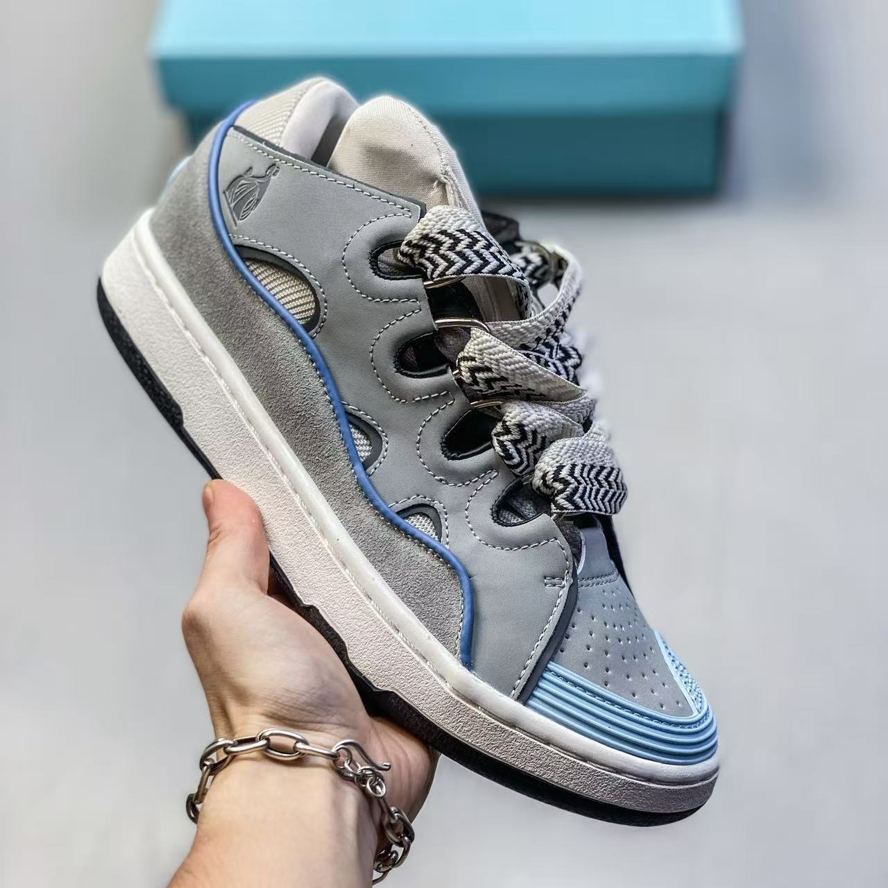 Lanvin Curb