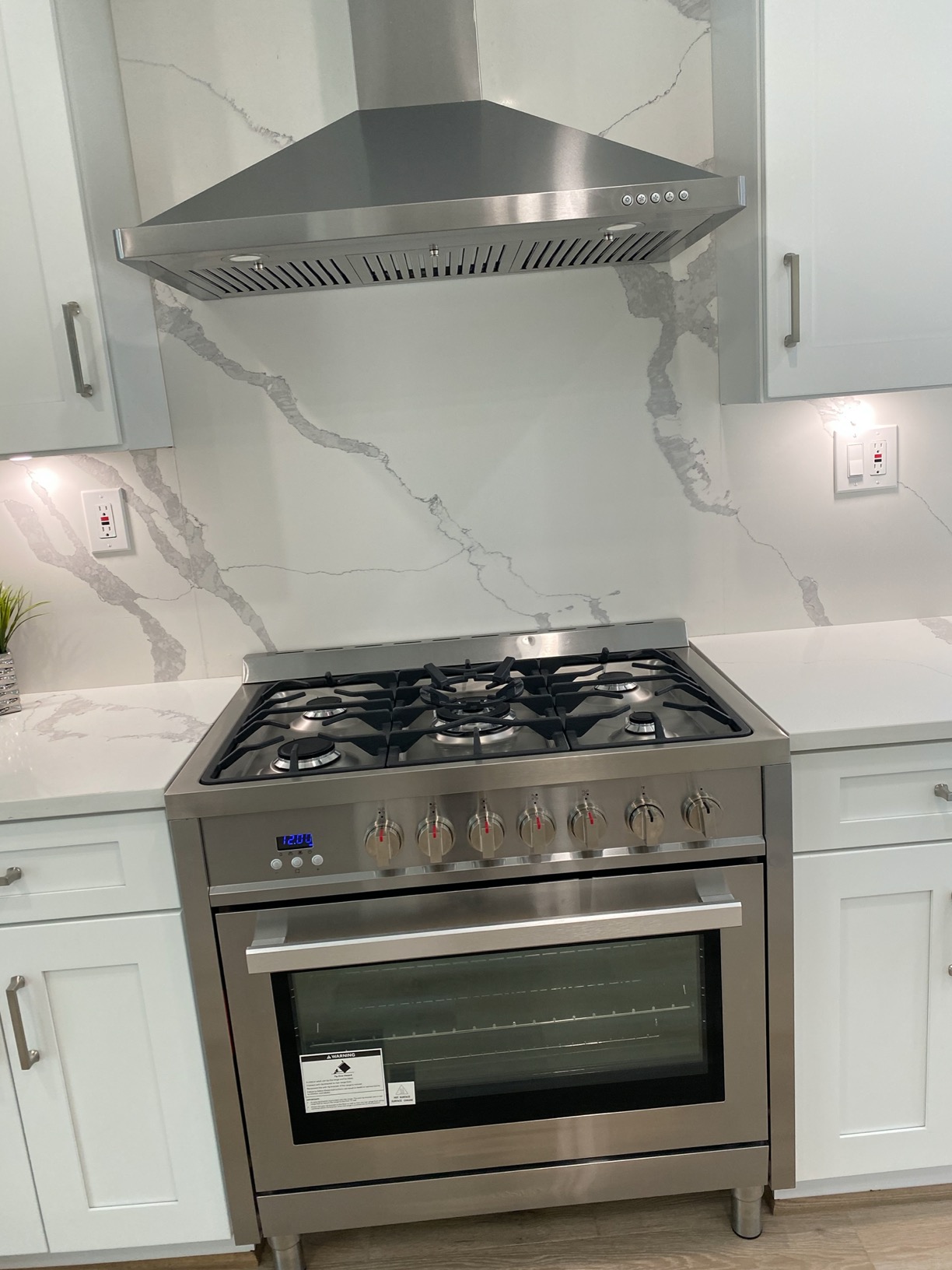 36 in. Gas Range with 5 Burner Cooktop