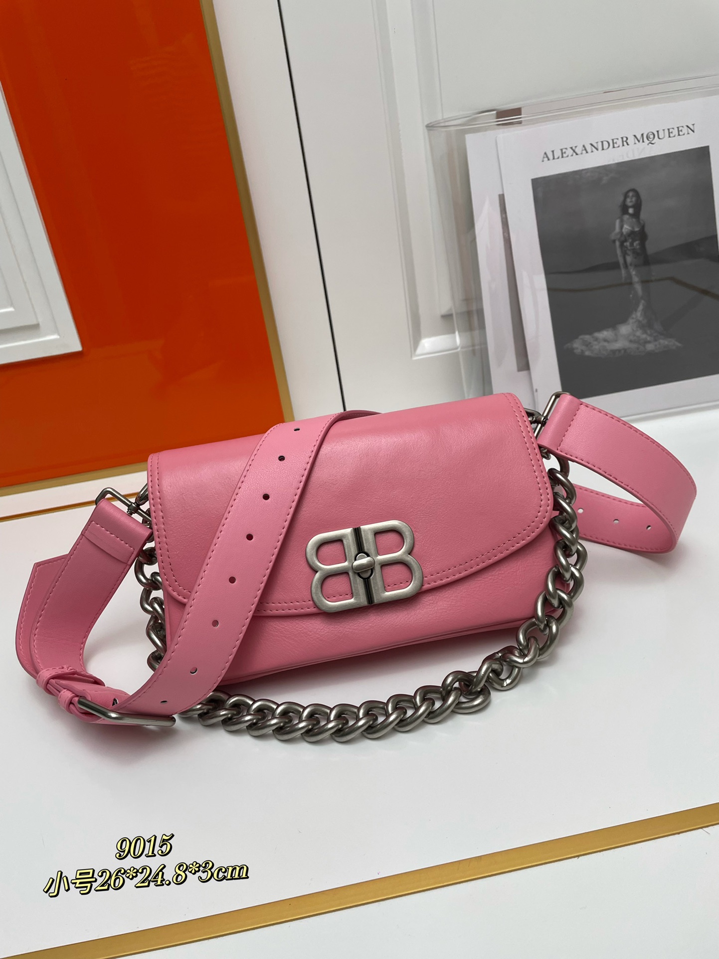 Balenciga New 23Fall BB Soft chain shoulder bag