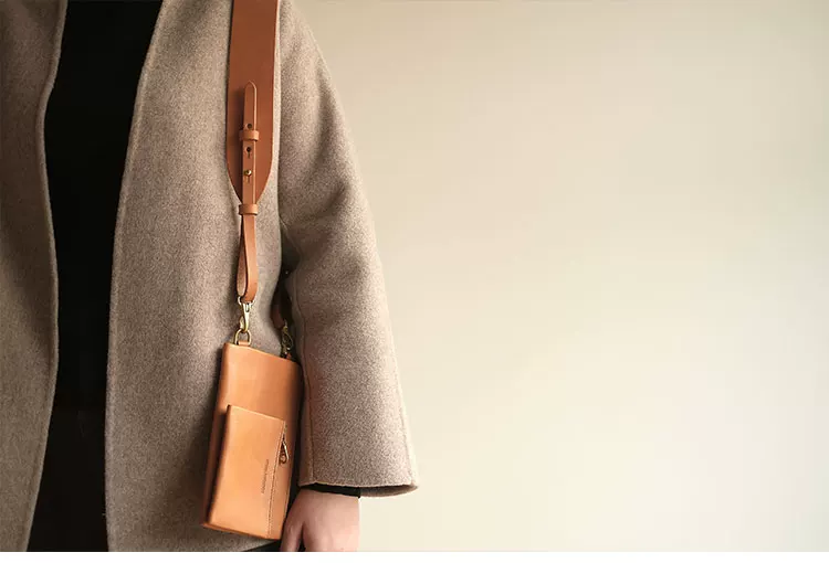 Square zipper crossbody bag