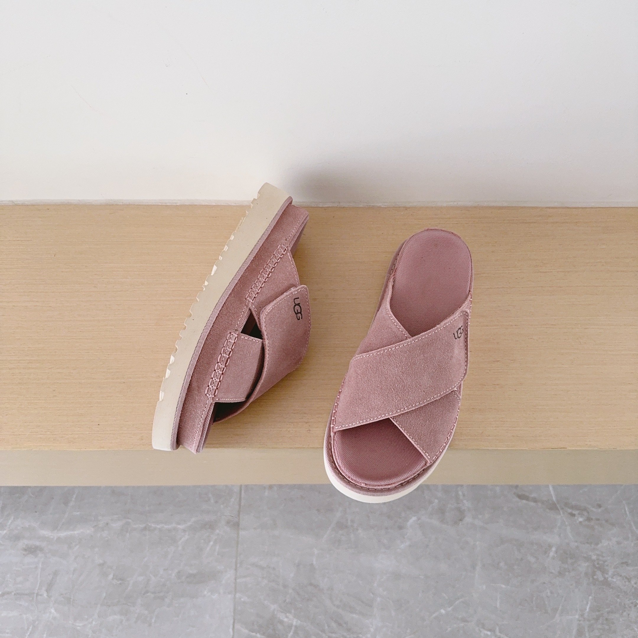 UGG Footwear Style 094