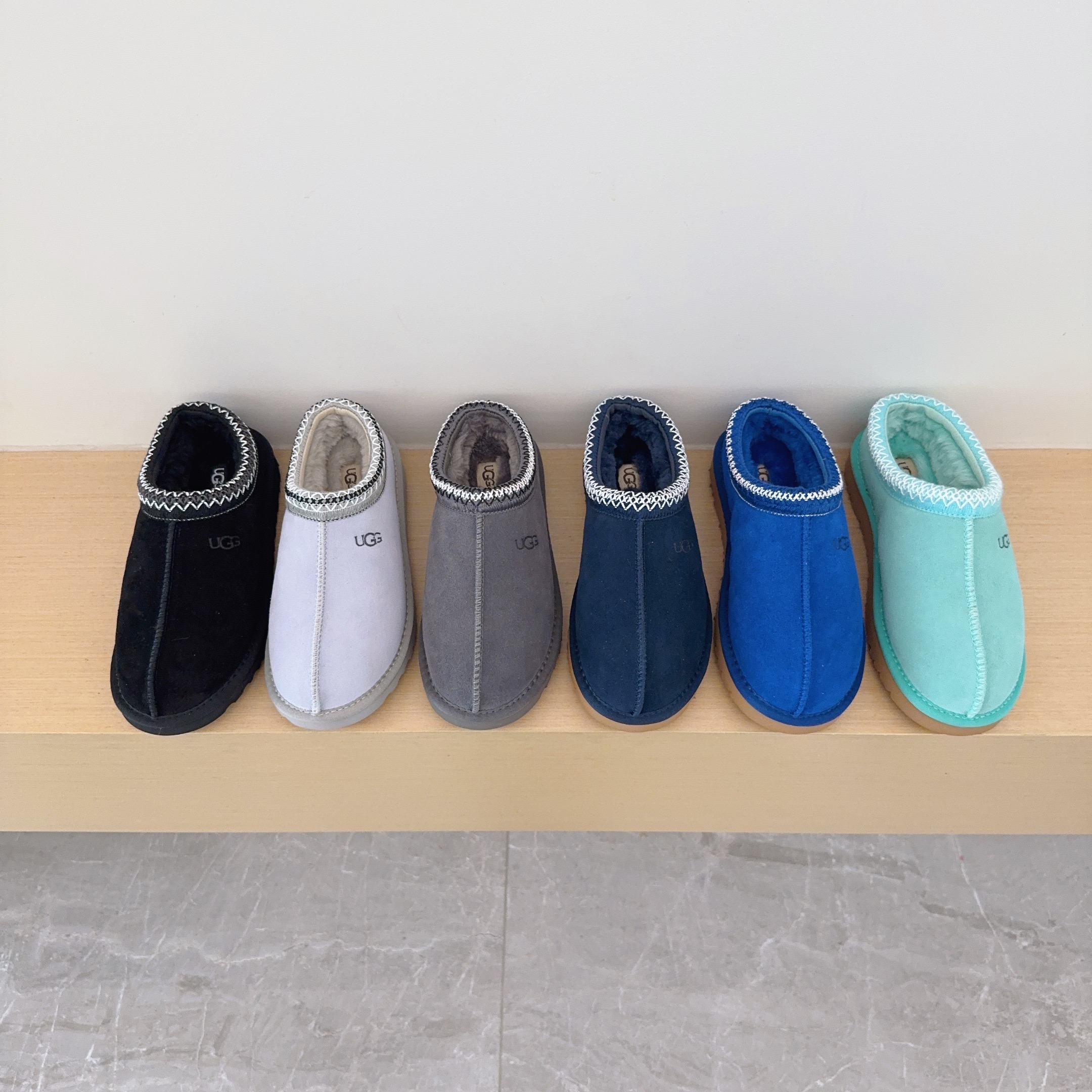 UGG Kids Ethnic Pattern Low Sole