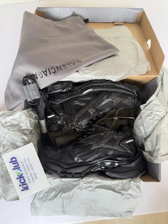 Balenciaga Runner Black LED Light 853225 WRNLD 1000