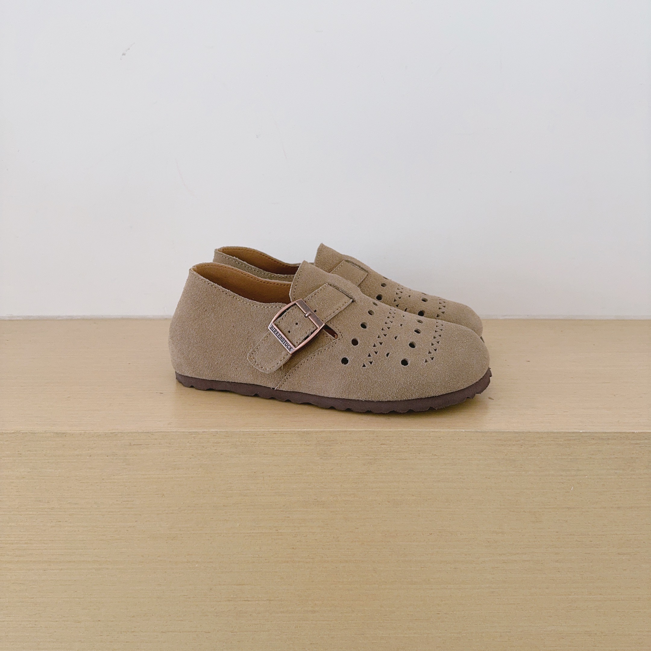 Cutout Birken-Style Back-Covered Shoes