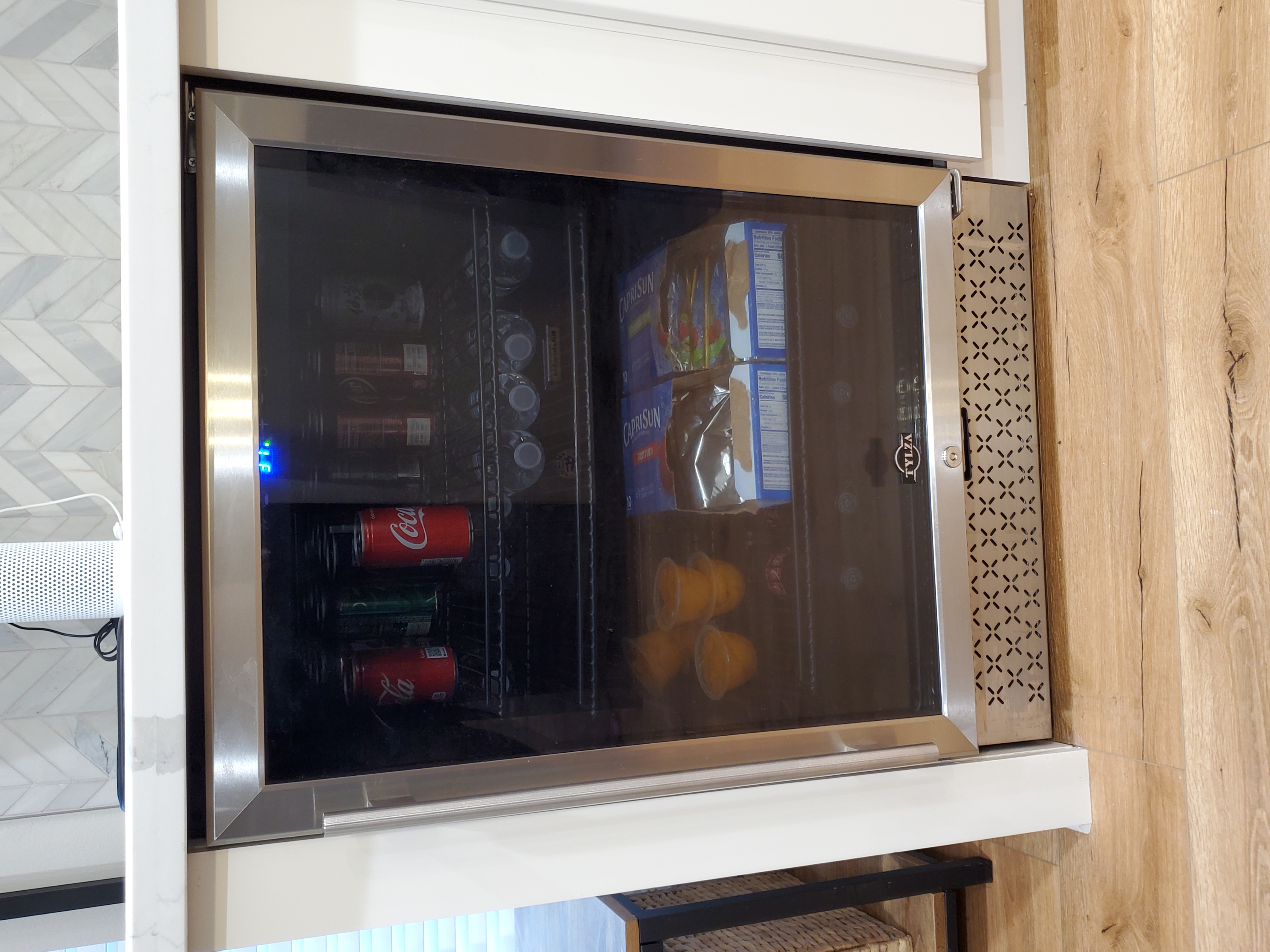 Tylza Beverage Refrigerator 24 Inch