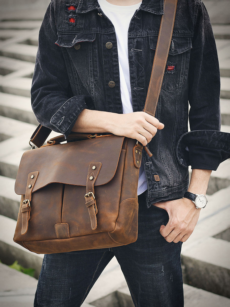 Vintage Full-Grain Leather Messenger Bag - Rugged Sophistication for the Modern Professional
