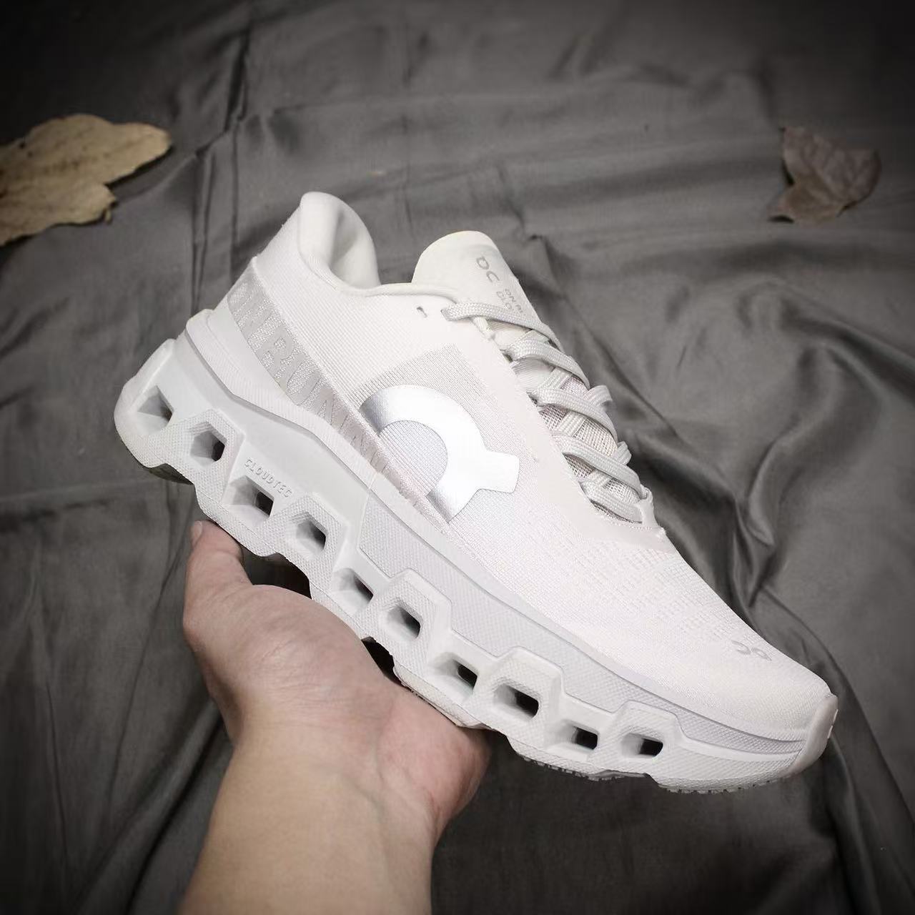 ON Cloudmonster 2