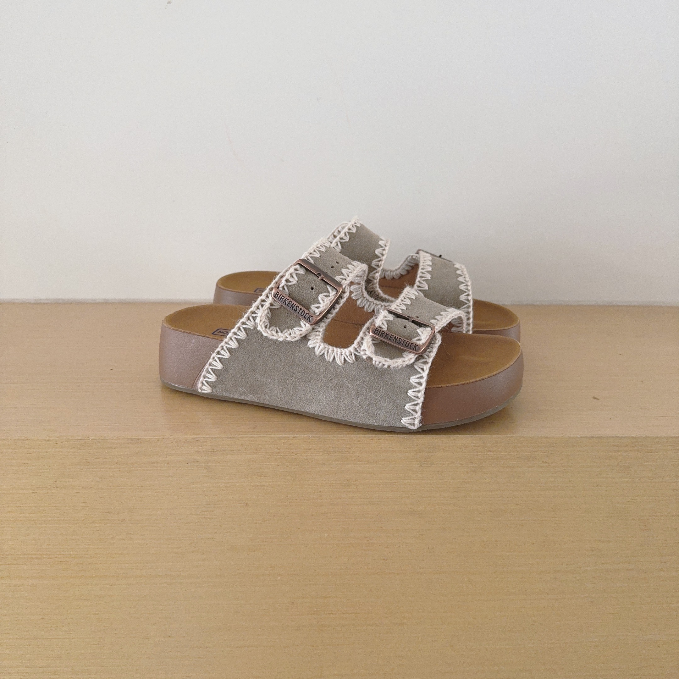 UGG Footwear Style 057