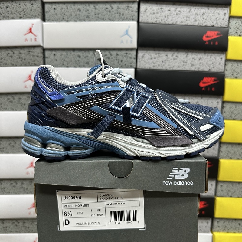 New Balance 1906 Sneakers