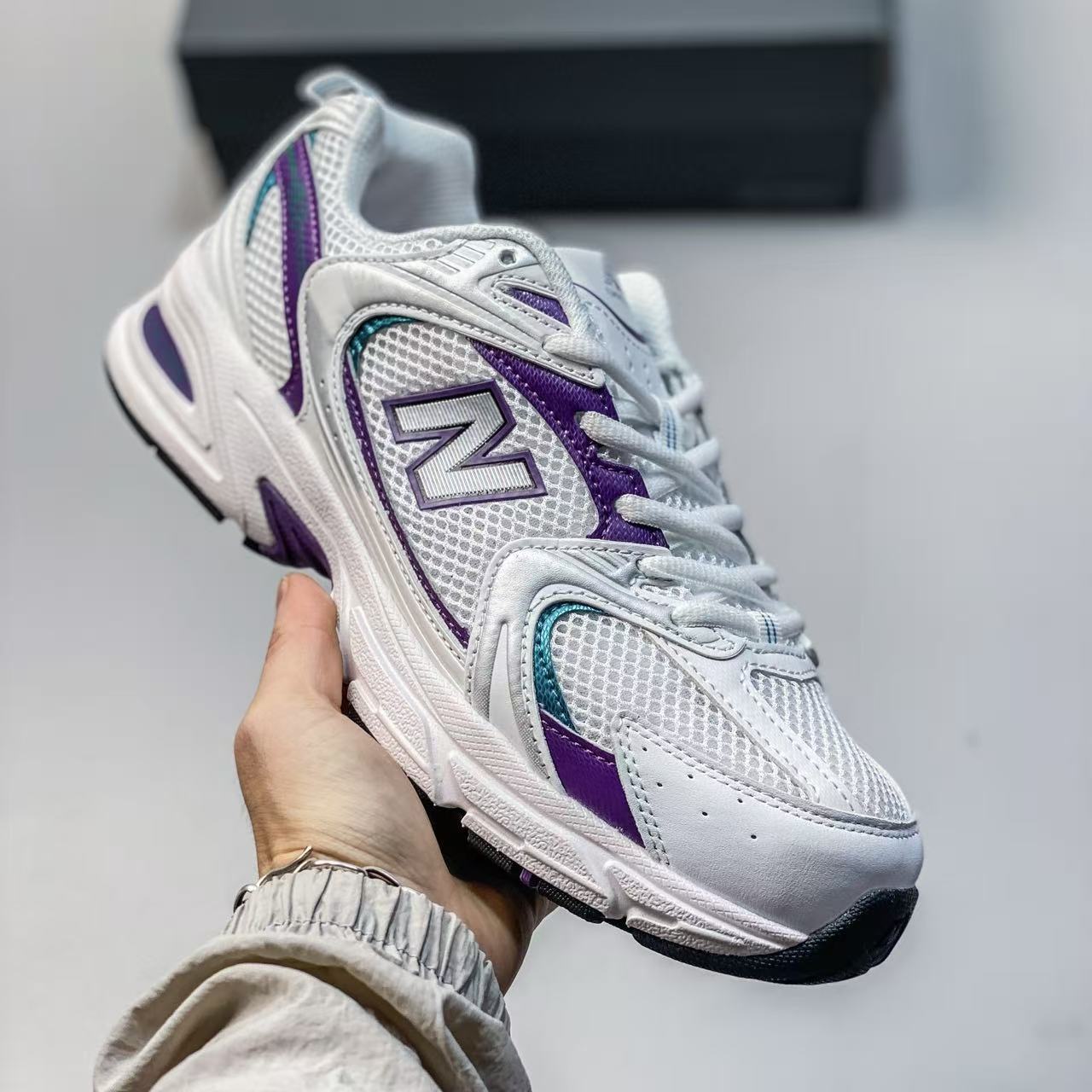 New Balance 530