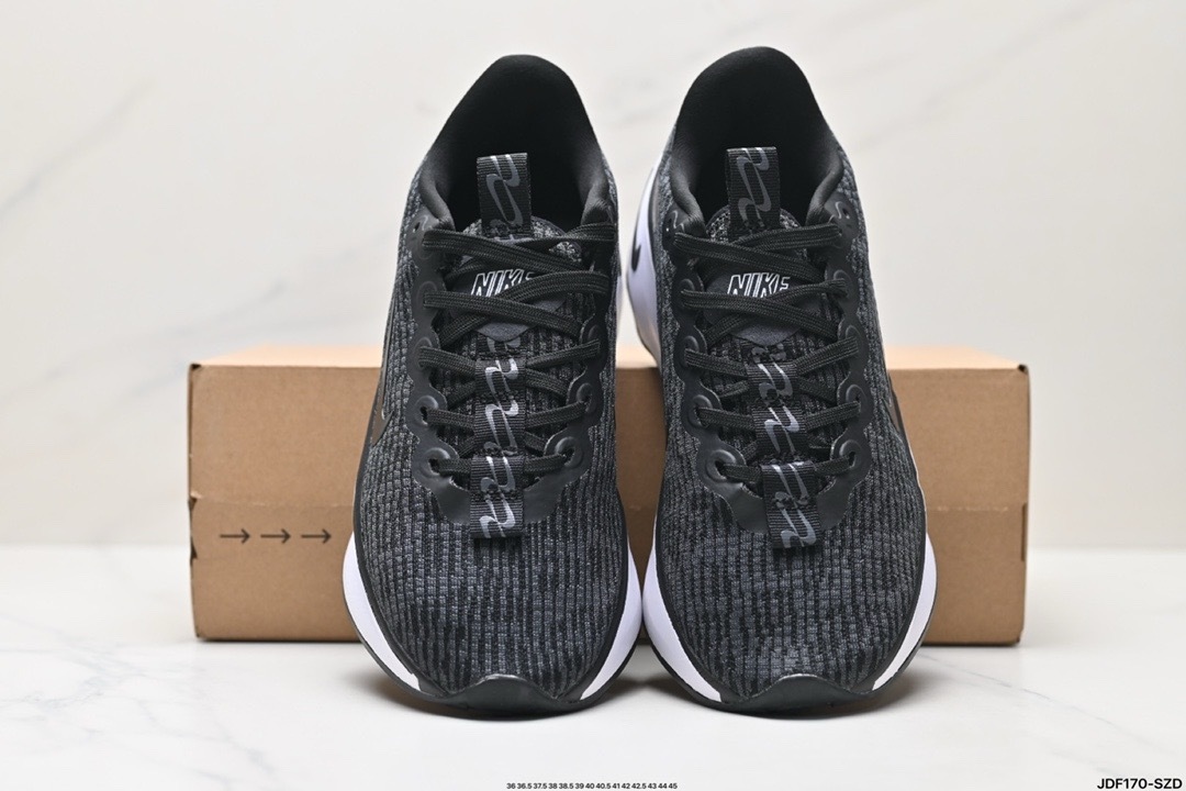 Nike MOTIVA