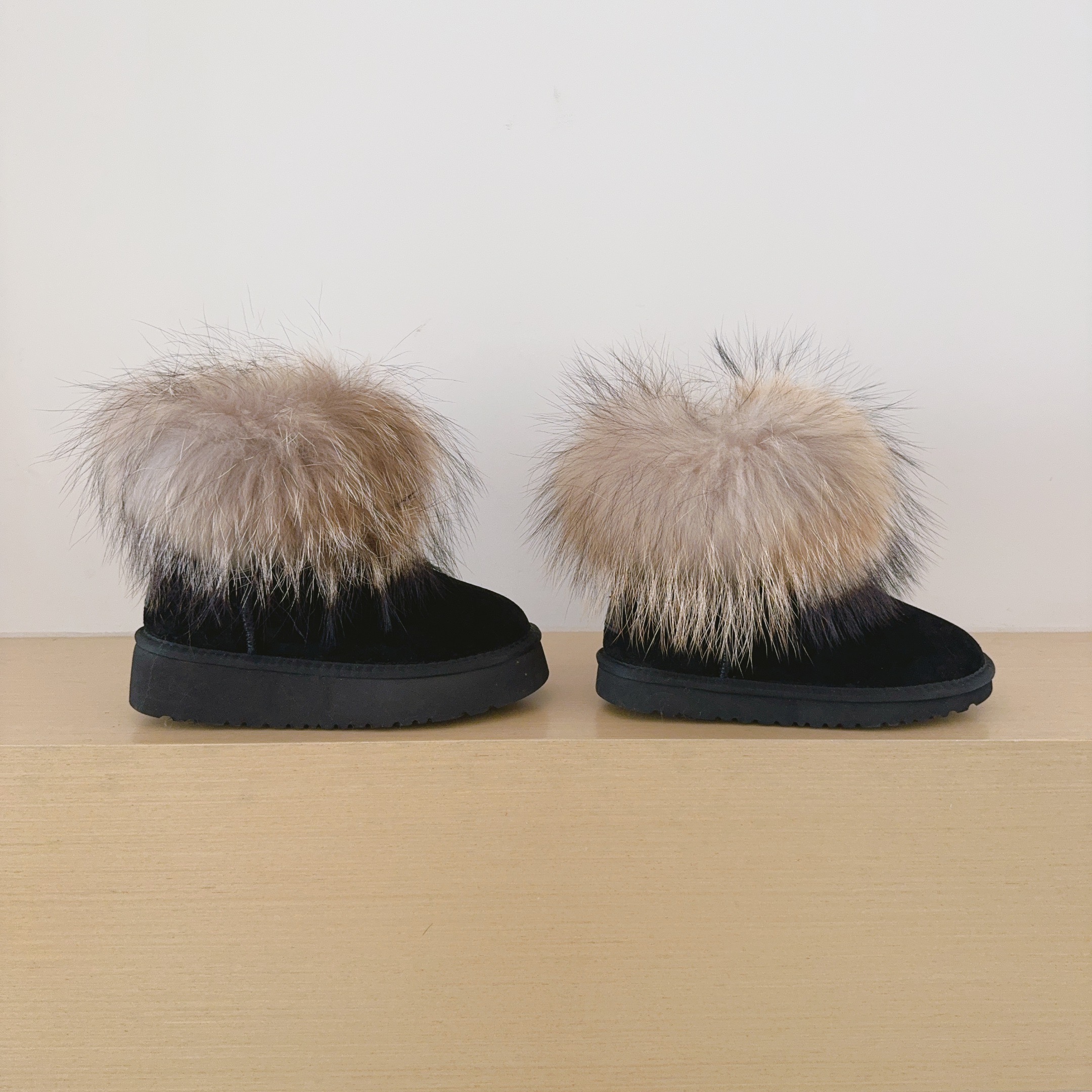 UGG Kids Platform 5854 Genuine Fur Trim Low-Cut Boots