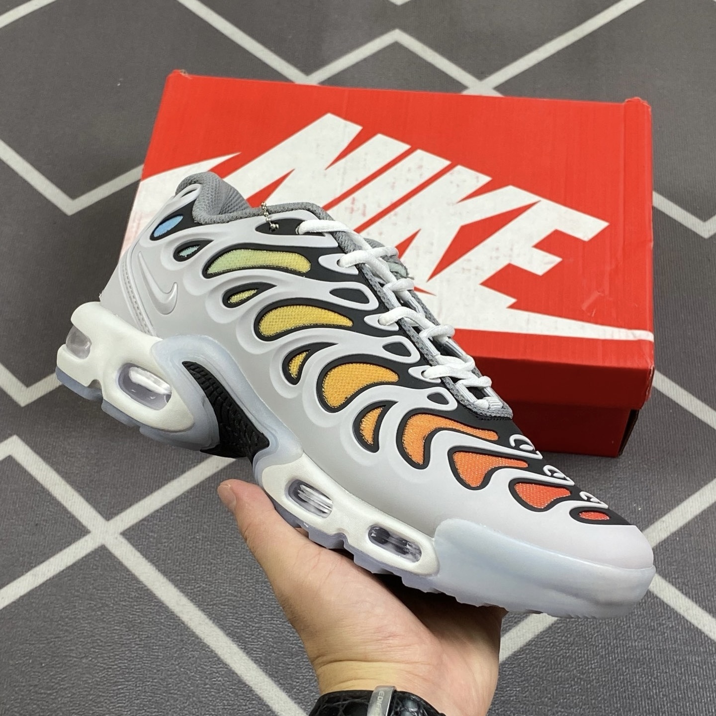 Air Max Plus Drift 16