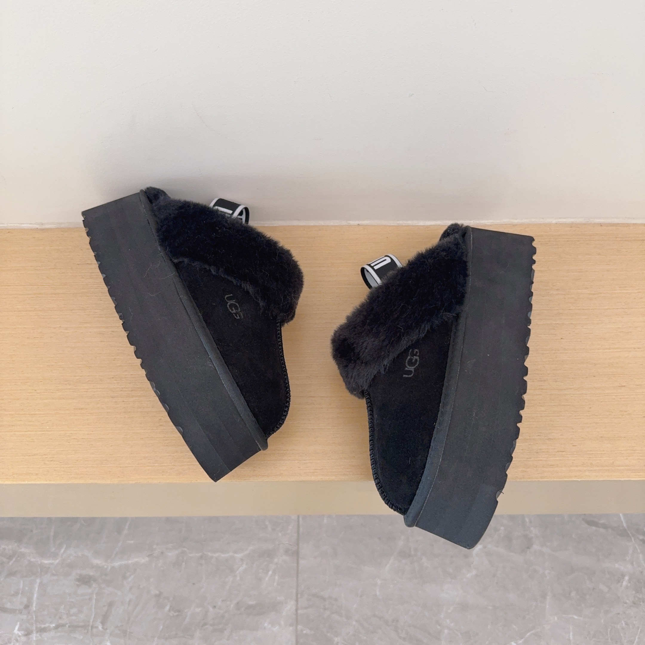 UGG Footwear Style 013