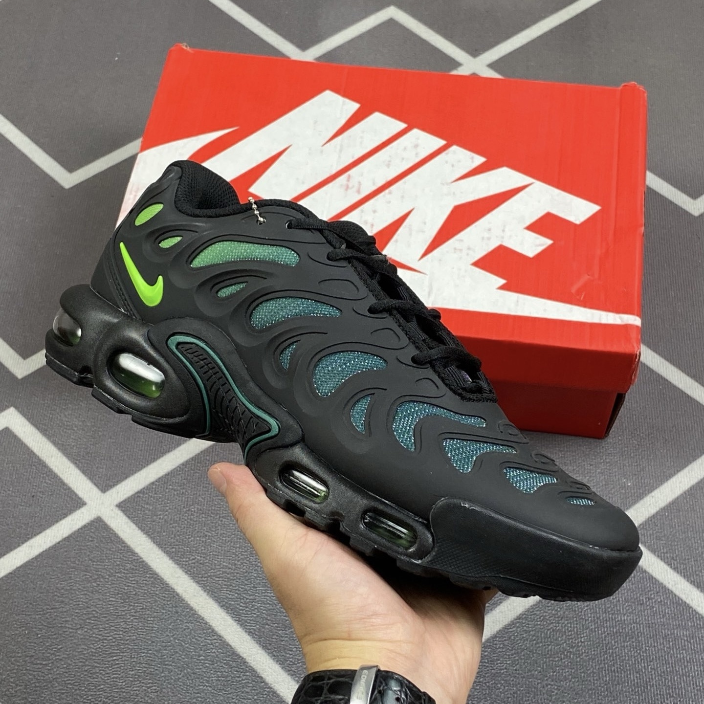 Air Max Plus Drift 7