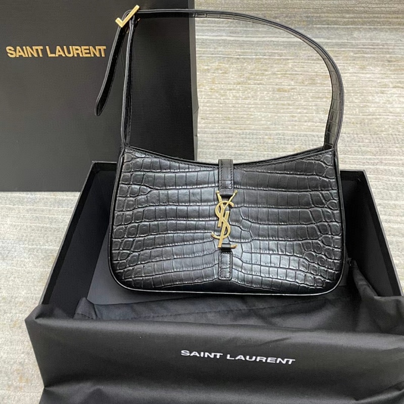YSL Saint Laurent Le 5 à 7 SKU images