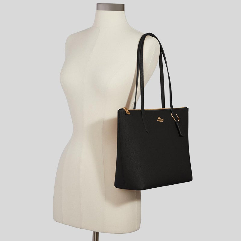 COAthtCH Classic handbags