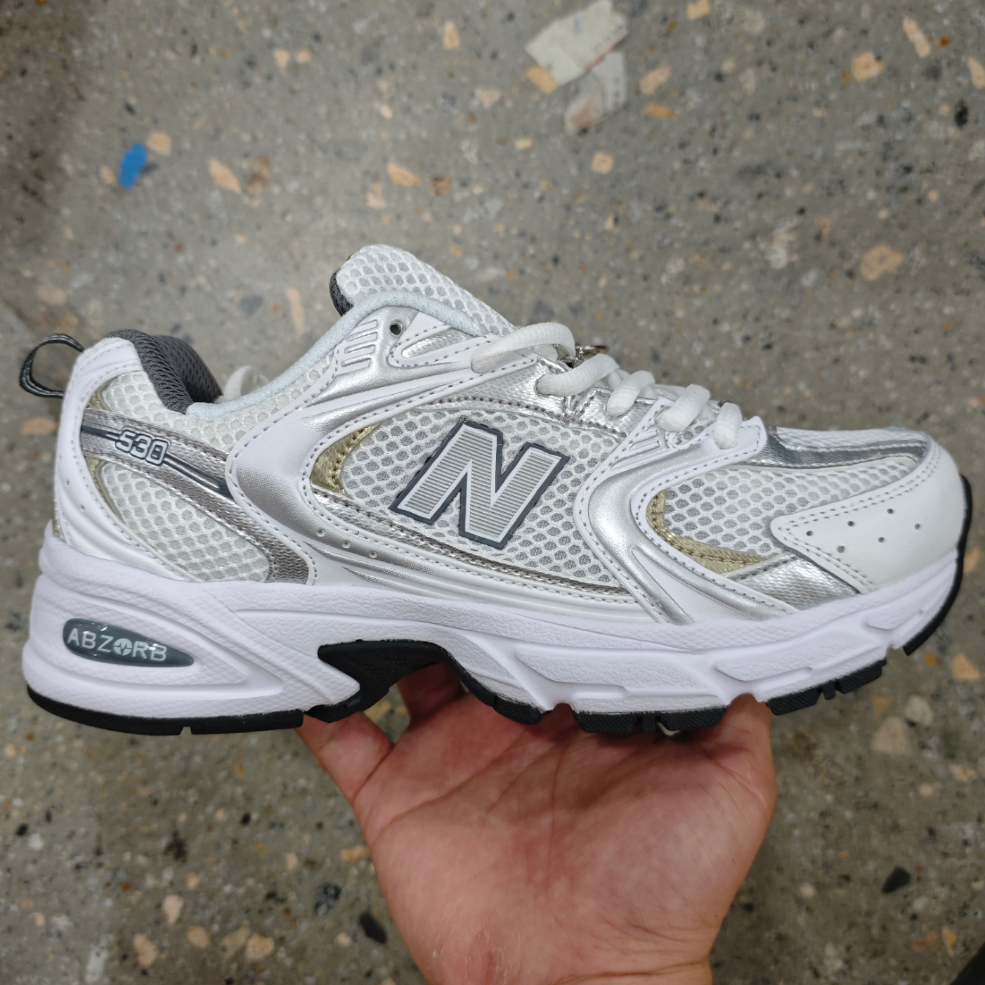 New Balance 530