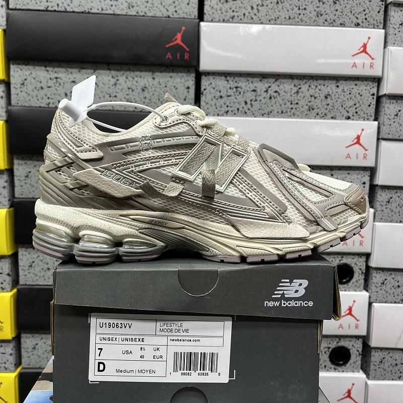 New Balance 1906 Sneakers
